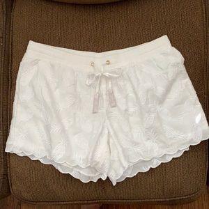 Lilly Pulitzer scalloped white shorts